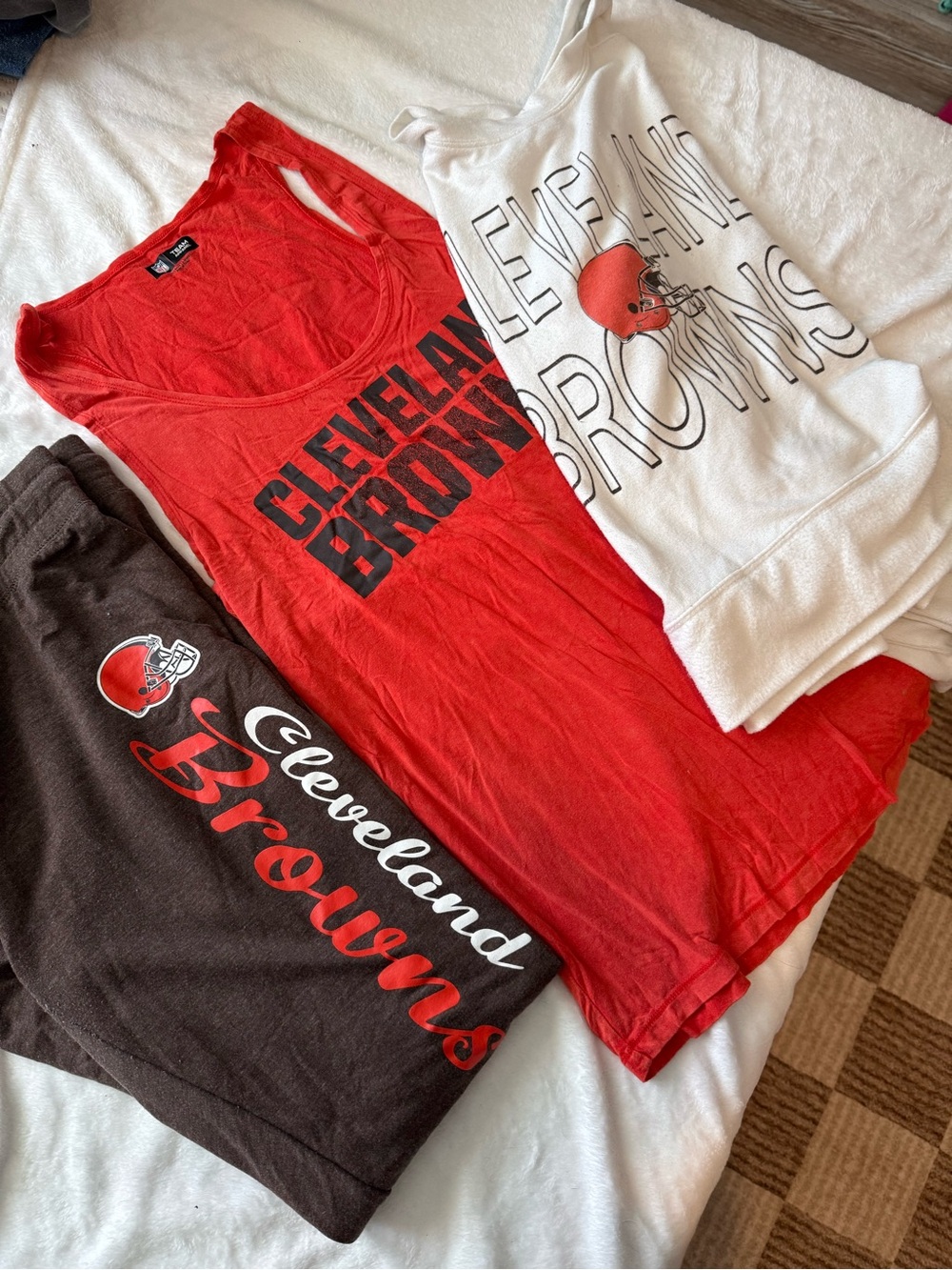 Women’s Cleveland Browns Clothes Bundle - Picture 1 of 5
